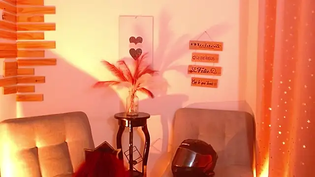 XXX chat uživo modela RedMeloddy