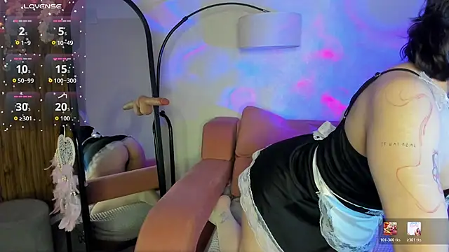 Онлайн чат XXX Ricki_Bloom