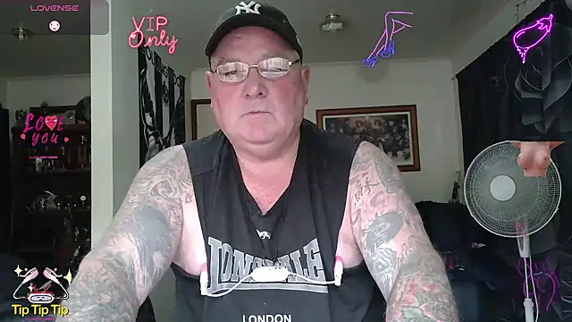 KINKYBLUEYES69 Show Webcam