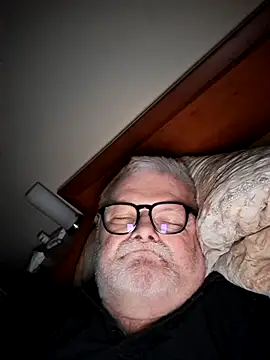 XXX chat uživo modela petvarad