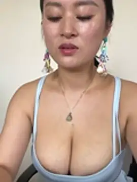 Yolanda9 লাইভ XXX চ্যাট