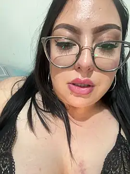 Chatroom XXX en direct de MileyGia