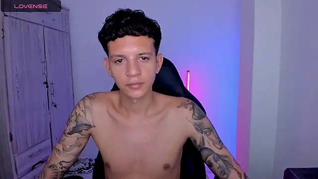Chat +18 de tylernova ao vivo