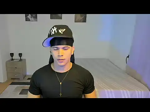 sant_wahlberg: διαδικτυακό σόου στην κάμερα