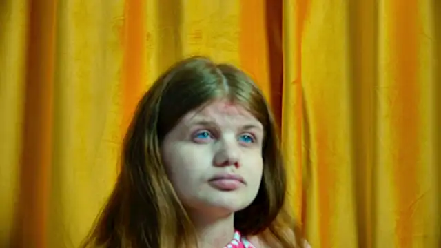 ChloeHalses Chat XXX in diretta