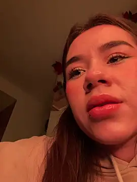 Im_Valen_Cute Adlı Modelin Canlı XXX Sohbeti