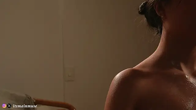 Онлайн чат XXX Theirismuse