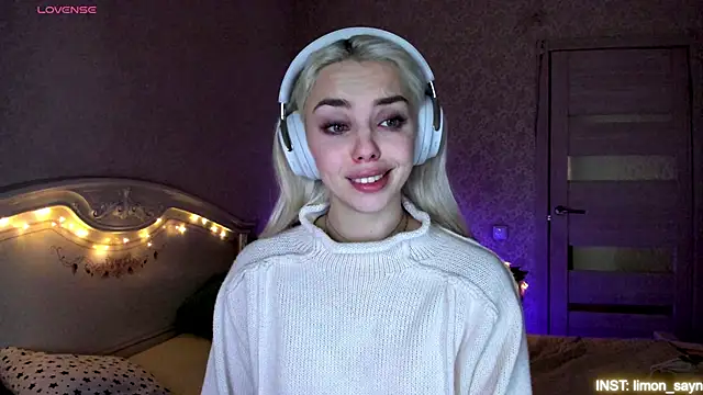 Chat XXX ao vivo de LillyMoure_