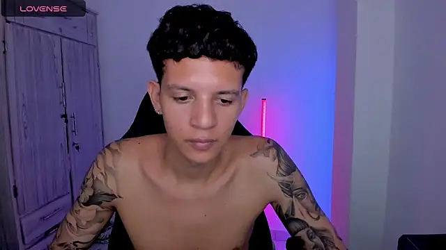tylernova 现场XXX聊天