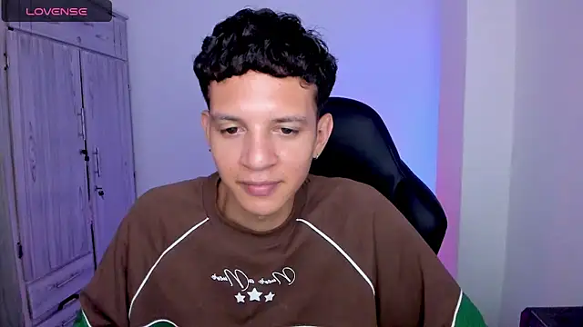 tylernova's Live XXX Chat