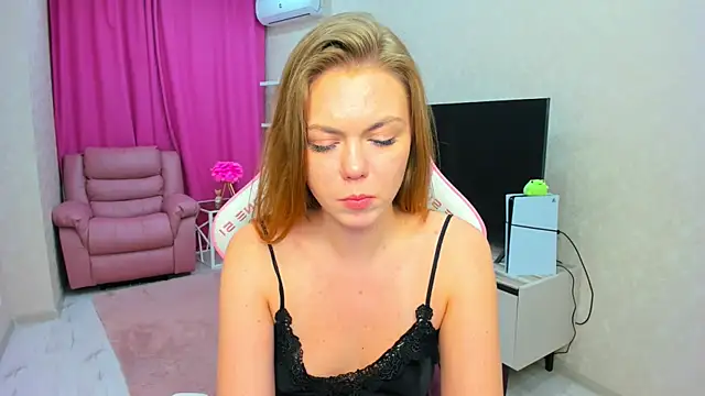 Strawberrye Chat XXX live