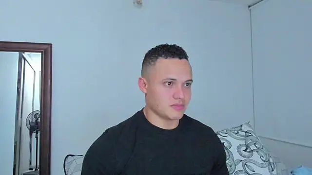 Chat XXX Live KingLevi01