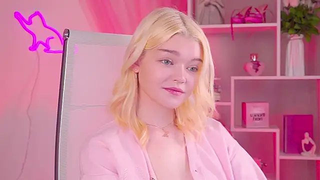 AdeleCartier's Live XXX Chat