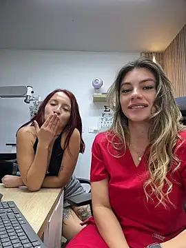 alicee16 Adlı Modelin Canlı XXX Sohbeti