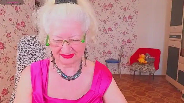 Maya_Mayflower Show in webcam