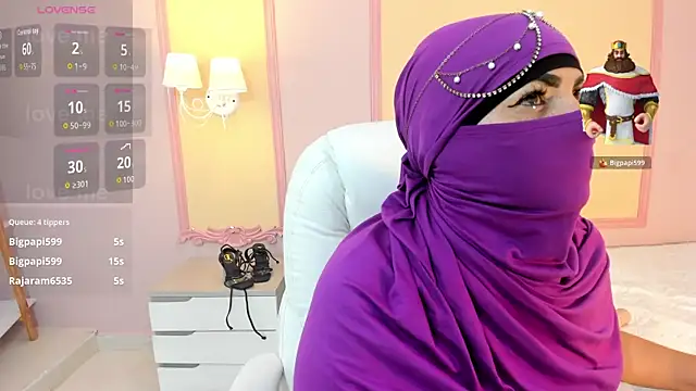 Chatroom XXX en direct de _naylaa_