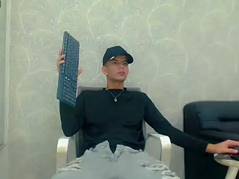 Živý XXX chat santiago_twink