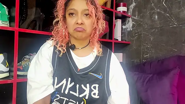 Indianbrownie Chat XXX live
