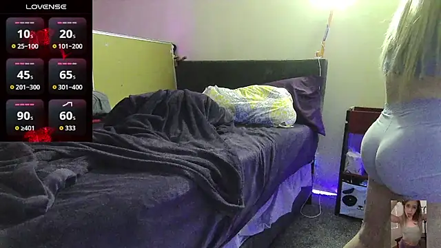 Blondiewithanass' Live XXX Chat