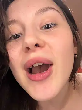 EvaHearts Show in webcam