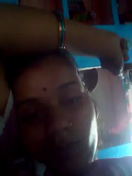 Raveena0990 Show in webcam