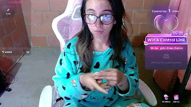 XXX chat uživo modela Maggie_Fox3