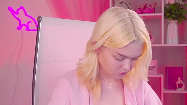 XXX chat uživo modela AdeleCartier