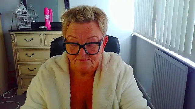 BridgetBlueEyes Chat XXX live