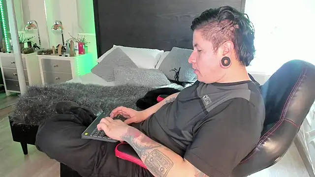 inkedsinners_'s Webcam Show