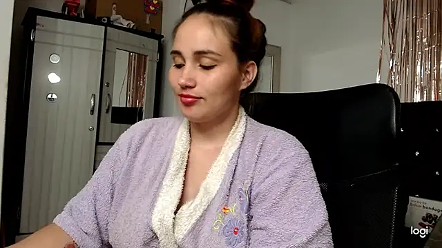 Baby_hornyJM élő XXX-chatje