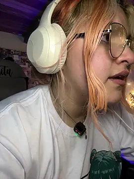 دردشة Sophia_Weest99 الجنسية المباشرة