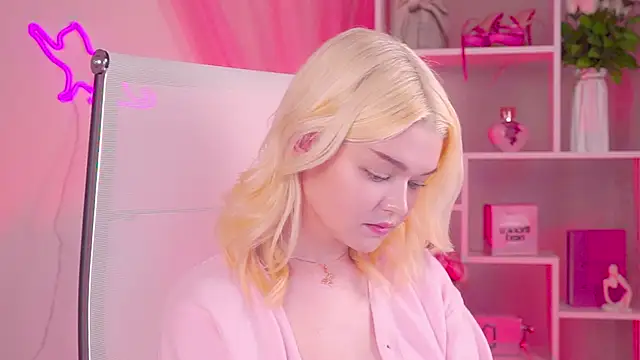AdeleCartier's Live XXX Chat