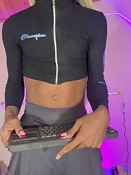 violeta_E_ Show in webcam