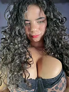 Simone_Miller Adlı Modelin Canlı XXX Sohbeti