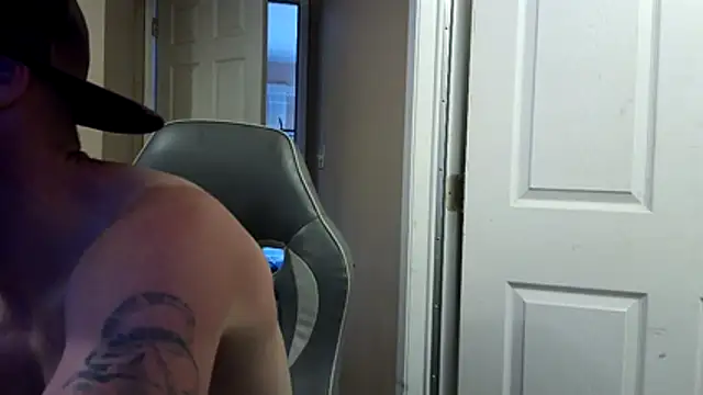 Huntzg23's Live XXX Chat