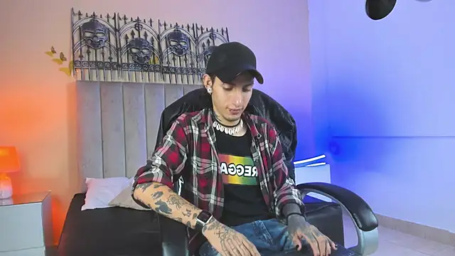 Vergil_Noir_ Show Webcam