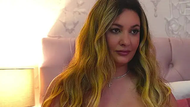 YaaraCollins live XXX chat