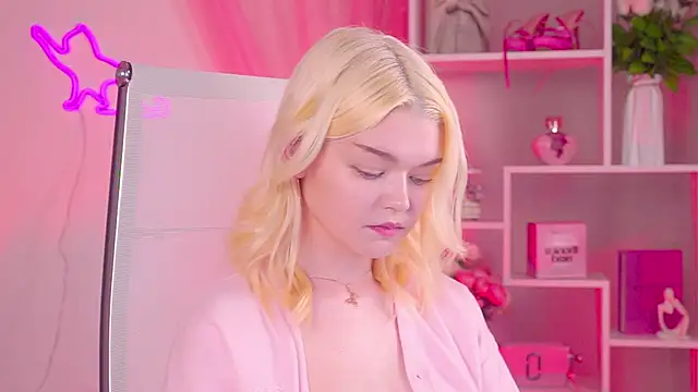 AdeleCartier's Live XXX Chat