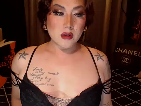 YourMistressAggy: διαδικτυακό σόου στην κάμερα