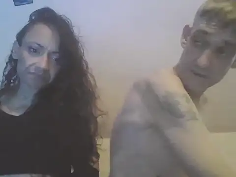 Show de DOUBLETROUBLE7773 na webcam