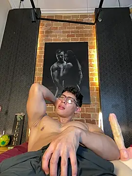 GrayAndrews' Webcam Show
