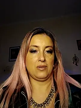 DesireSatler Chat XXX in diretta