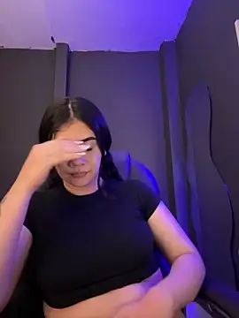 alhaana_: διαδικτυακό σόου στην κάμερα