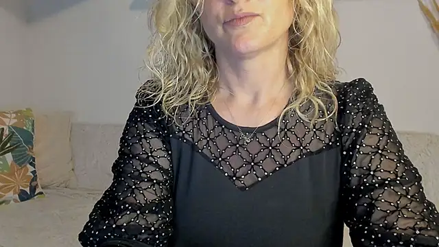 XXX chat uživo modela Jadore_able