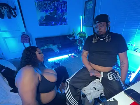 4EVAGLACIERS' Live XXX Chat