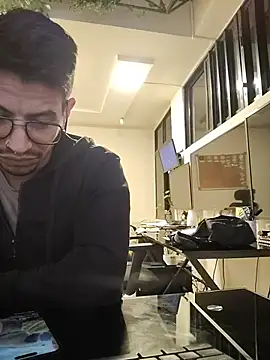 Juann-cock Adlı Modelin Canlı XXX Sohbeti