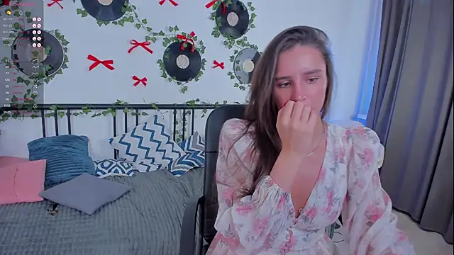 NicoleWells22 网络视讯表演