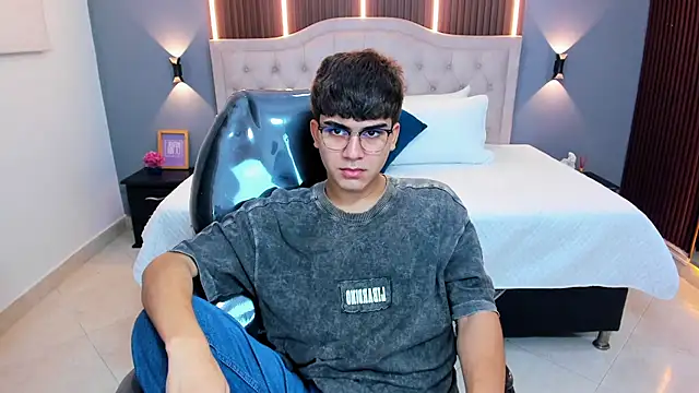 Sembang XXX Secara Langsung Tommy18__