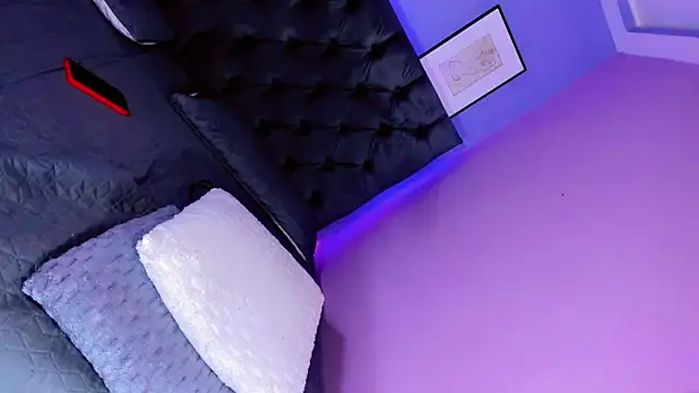 CALLMEATENEA Webcamshow
