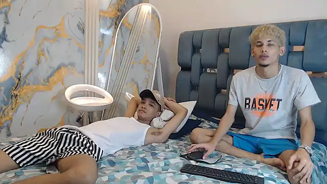 YOUNG_BOYS_HELL's Webcam Show